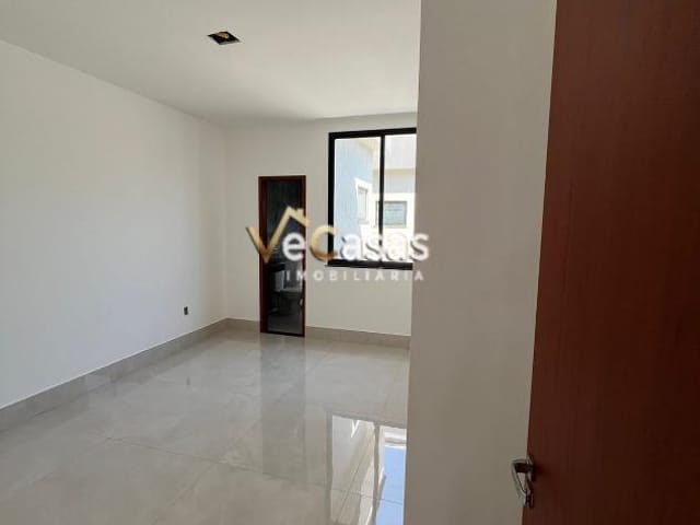 Casa com 145m² 3 quartos e 4 banheiros, à venda, no bairro Ouro Verde em Rio das Ostras