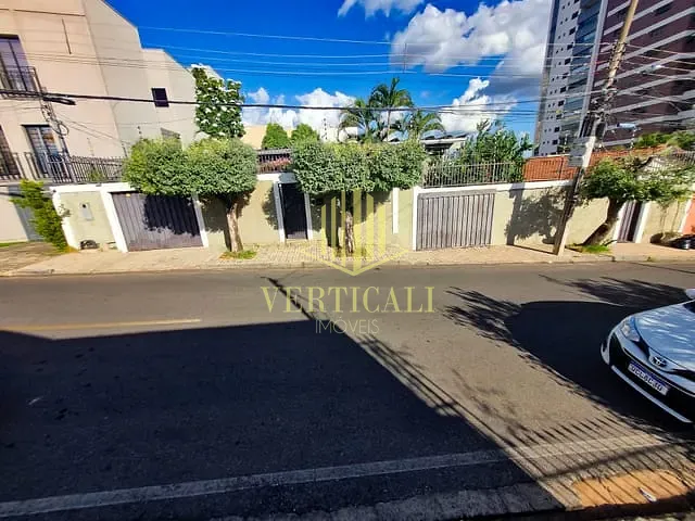Casa com 826m² 4 quartos e 5 banheiros, à venda, no bairro Jardim Cuiabá em Cuiabá