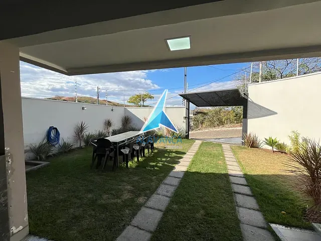 Casa com 298m² 3 quartos e 3 banheiros, à venda, no bairro Morada do Vale II em Governador Valadares