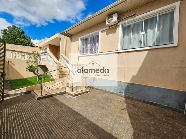 Casa 3 quartos e 2 banheiros, à venda, no bairro CENTRO em Jacarezinho