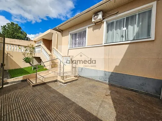 Casa 3 quartos e 2 banheiros, à venda, no bairro CENTRO em Jacarezinho