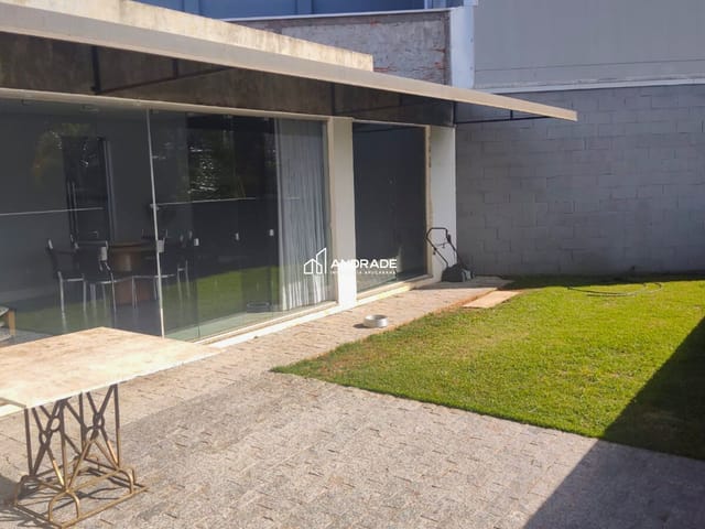 Casa com 671m² 3 quartos e 2 banheiros, à venda, no bairro Jardim Apucarana em Apucarana