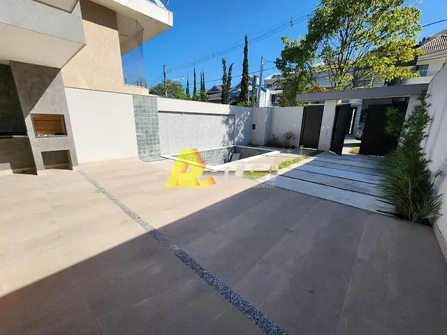 Casa com 180m² 5 quartos e 6 banheiros, à venda, no bairro Pechincha em Rio de Janeiro