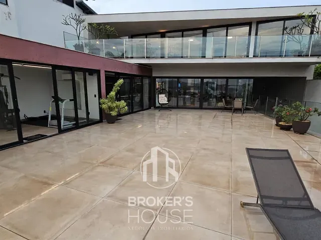 Casa com 980m² 4 quartos e 7 banheiros, à venda, no bairro Ilha do Boi em Vitória
