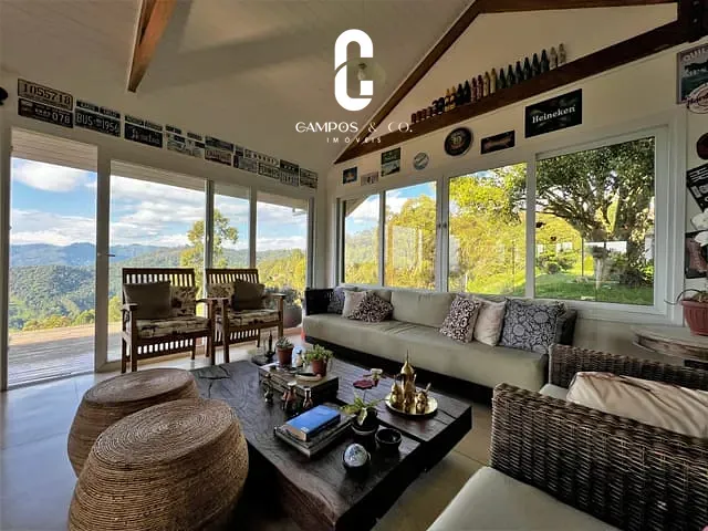 Casa com 28280m² 5 quartos e 5 banheiros, à venda, no bairro Alpes de Campos do Jordão em Campos Do Jordão