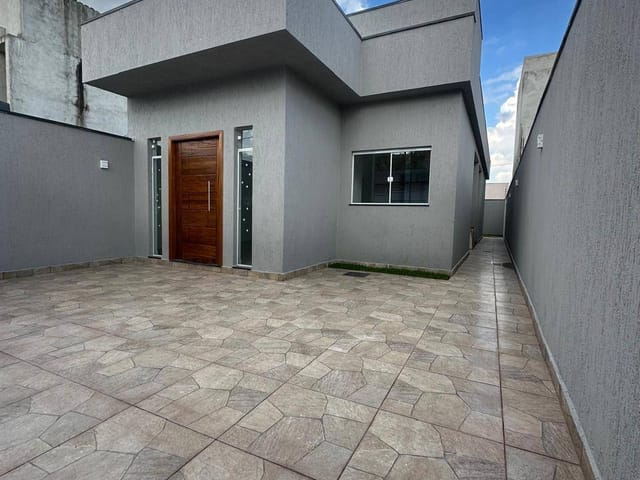 Casa 3 quartos e 1 banheiro, à venda, no bairro Jardim Quaresmeira em Suzano