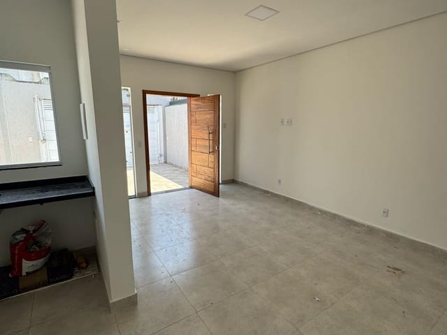 Casa 3 quartos e 1 banheiro, à venda, no bairro Jardim Quaresmeira em Suzano