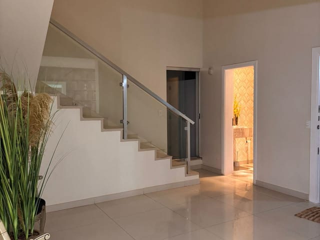 Casa com 439m² 3 quartos e 4 banheiros, à venda, no bairro Parque Universitário em Franca