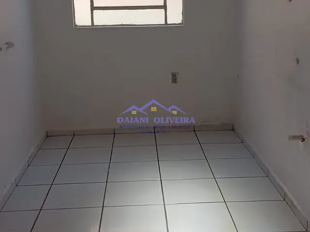 Casa 3 quartos e 2 banheiros, para alugar, no bairro VOTORANTIM em Cambará