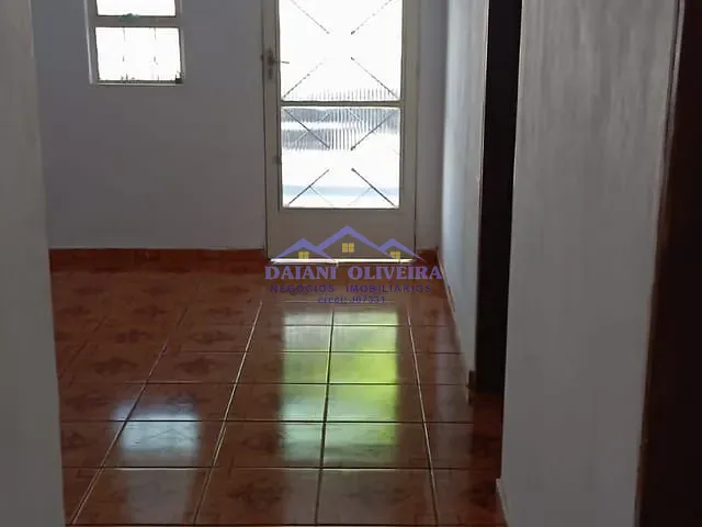 Casa 3 quartos e 2 banheiros, para alugar, no bairro VOTORANTIM em Cambará
