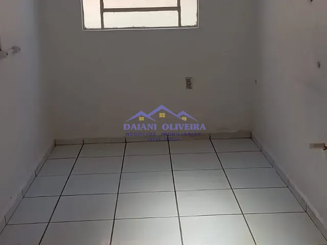 Casa 3 quartos e 2 banheiros, para alugar, no bairro VOTORANTIM em Cambará