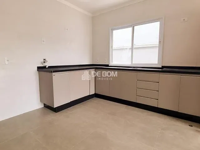 Casa 2 quartos e 1 banheiro, à venda, no bairro Jardim dos Manacás em Poços de Caldas