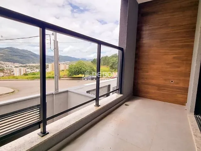 Casa 2 quartos e 1 banheiro, à venda, no bairro Jardim dos Manacás em Poços de Caldas