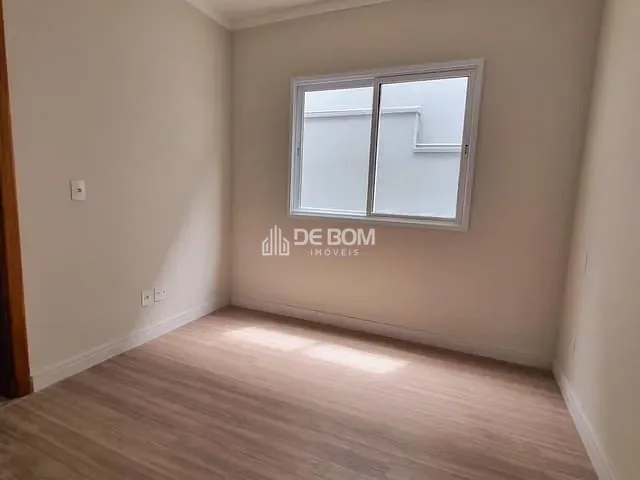 Casa 2 quartos e 1 banheiro, à venda, no bairro Jardim dos Manacás em Poços de Caldas