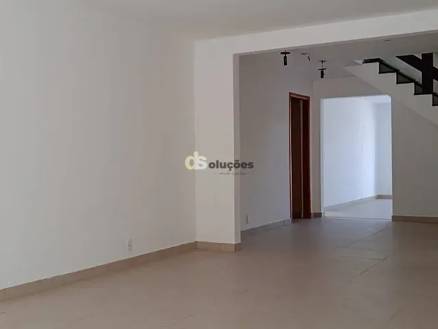 Casa 3 quartos e 4 banheiros, à venda, no bairro Jardim das Bandeiras em São Paulo