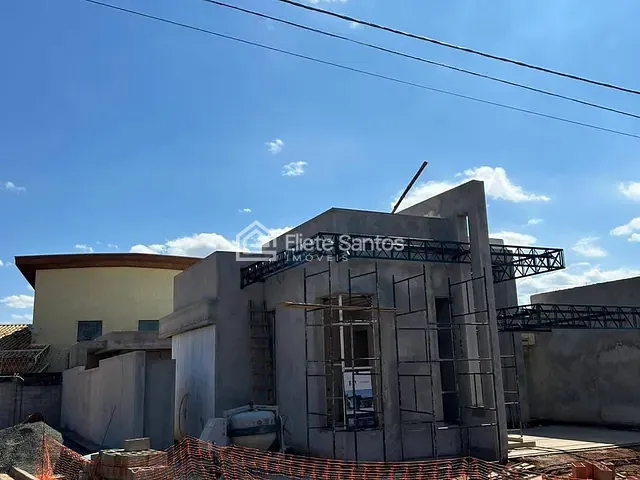 Casa 3 quartos e 3 banheiros, à venda, no bairro Jardim Dona Maria Azenha em Nova Odessa