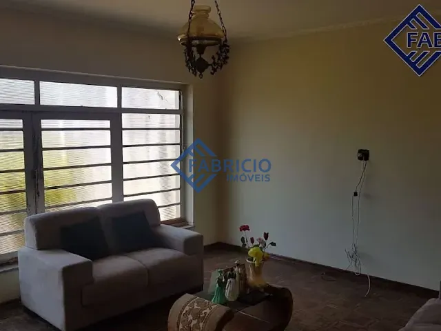 Casa com 290m² 2 quartos e 1 banheiro, à venda, no bairro Centro em Vinhedo