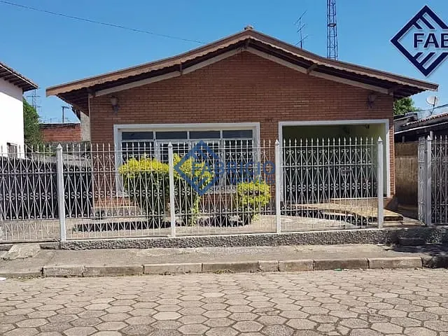 Casa com 290m² 2 quartos e 1 banheiro, à venda, no bairro Centro em Vinhedo
