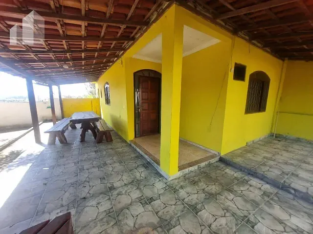 Casa 3 quartos e 1 banheiro, para alugar, no bairro Parque Horizonte em Nova Iguaçu