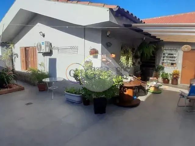 Casa 4 quartos e 2 banheiros, à venda, no bairro Areal em Pelotas
