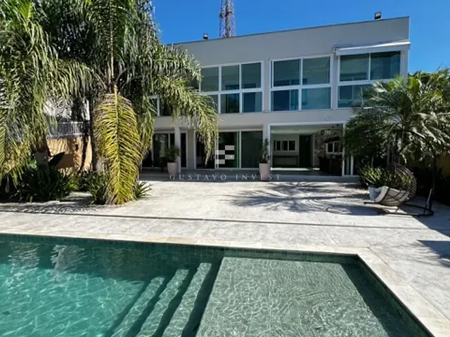 Casa 3 quartos e 5 banheiros, à venda, no bairro Centro I em Brusque