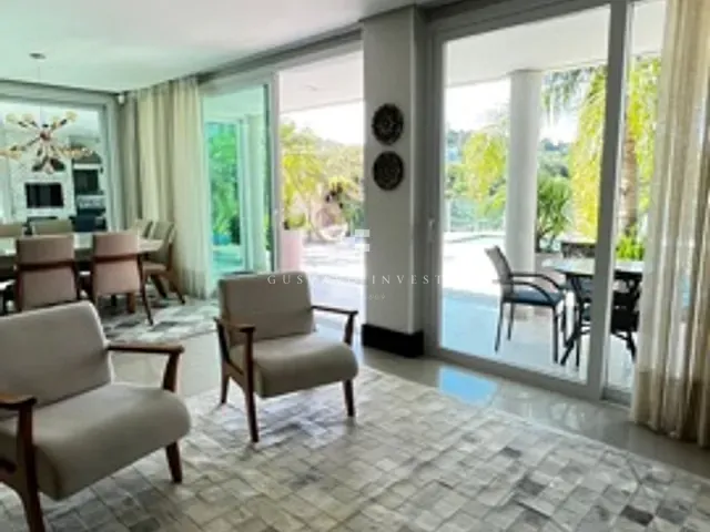 Casa 3 quartos e 5 banheiros, à venda, no bairro Centro I em Brusque