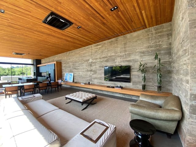 Casa com 2086m² 4 quartos e 5 banheiros, à venda, no bairro Esperança em Londrina