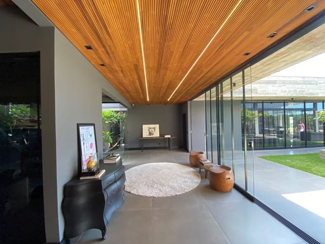 Casa com 2086m² 4 quartos e 5 banheiros, à venda, no bairro Esperança em Londrina