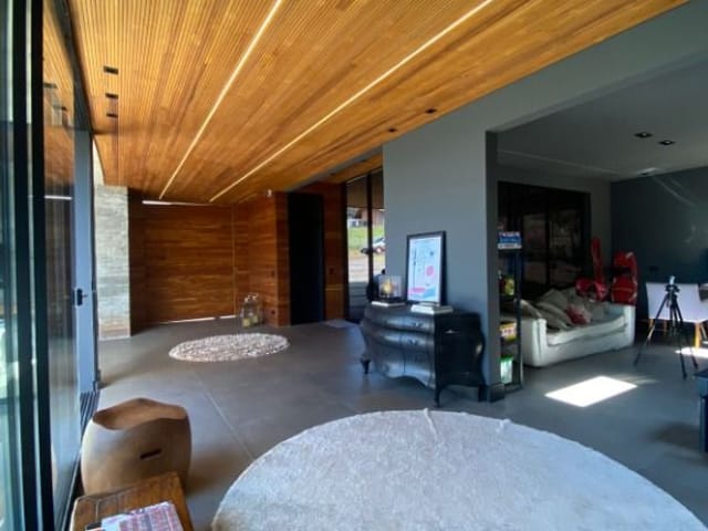 Casa com 2086m² 4 quartos e 5 banheiros, à venda, no bairro Esperança em Londrina