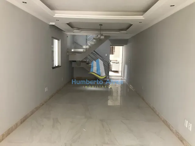 Casa com 215m² 3 quartos e 2 banheiros, à venda, no bairro Alto Maron em Vitória da Conquista