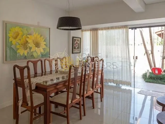 Casa com 450m² 4 quartos e 5 banheiros, para alugar, no bairro Jurerê Internacional em Florianópolis