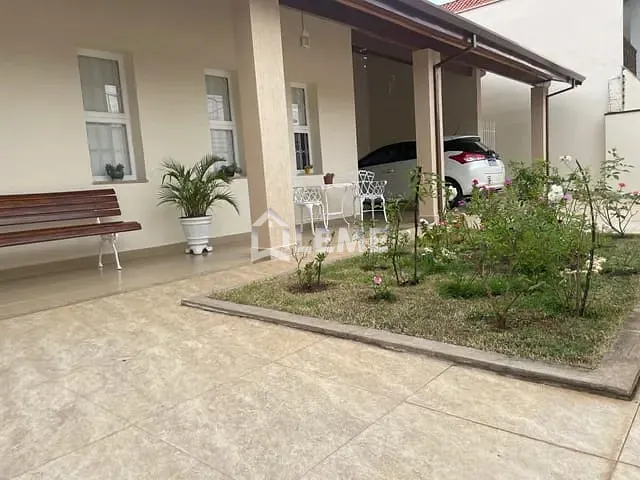 Casa com 303m² 3 quartos e 1 banheiro, à venda, no bairro Jardim Morro Azul em Mococa