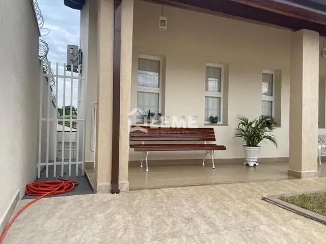 Casa com 303m² 3 quartos e 1 banheiro, à venda, no bairro Jardim Morro Azul em Mococa