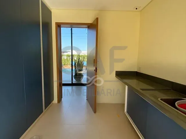 Casa com 705m² 4 quartos e 6 banheiros, à venda ou para alugar, no bairro Tambore em Jaguariúna