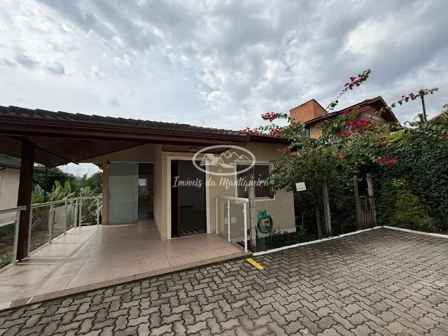 Casa 3 quartos e 3 banheiros, para alugar, no bairro Jardim Martinelli (Penedo) em Itatiaia
