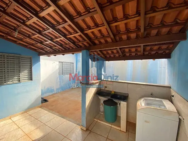 Casa com 304m² 3 quartos e 2 banheiros, à venda, no bairro Vila Prado em Ituverava