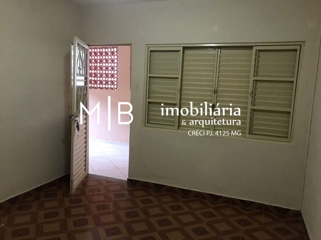 Casa 2 quartos e 2 banheiros, para alugar, no bairro SEBASTIÃO ADOLFO em CATAGUASES