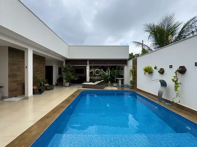 Casa 5 quartos e 8 banheiros, à venda, no bairro Guará I em Brasília