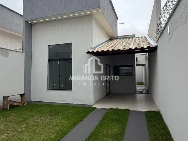 Casa 3 quartos e 2 banheiros, à venda, no bairro Parque Hayala em Aparecida de Goiânia