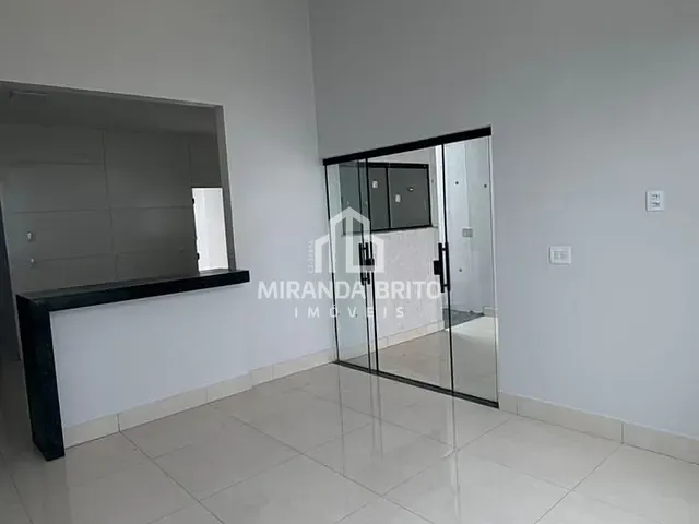 Casa 3 quartos e 2 banheiros, à venda, no bairro Parque Hayala em Aparecida de Goiânia