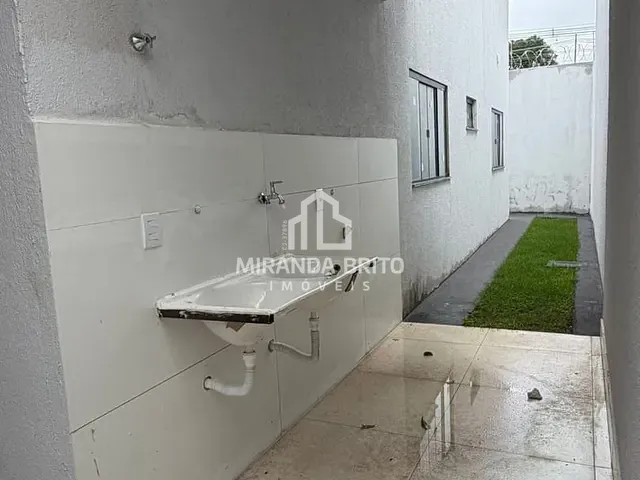 Casa 3 quartos e 2 banheiros, à venda, no bairro Parque Hayala em Aparecida de Goiânia