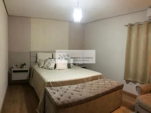 Casa 2 quartos e 3 banheiros, à venda, no bairro Jardim Pequena Londres em Londrina