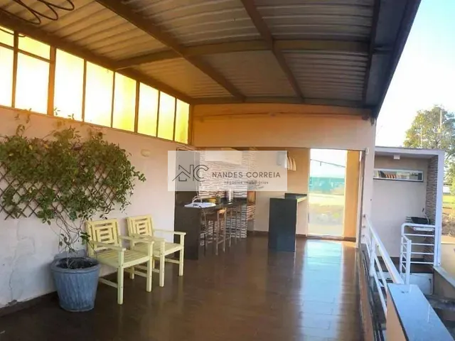 Casa 2 quartos e 3 banheiros, à venda, no bairro Jardim Pequena Londres em Londrina