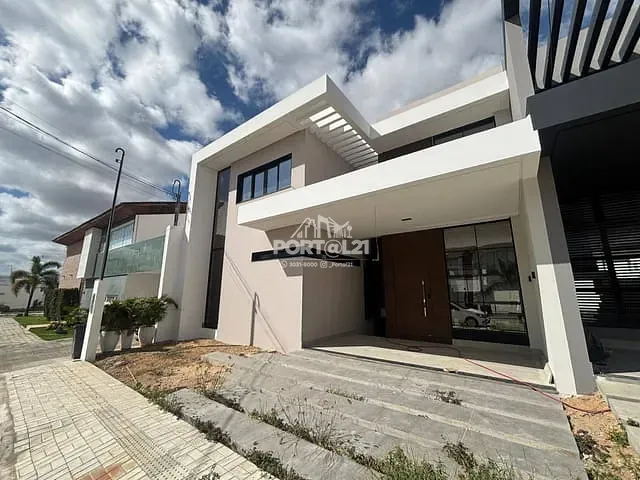 Casa 3 quartos e 5 banheiros, à venda, no bairro Fernando Idalino em Petrolina