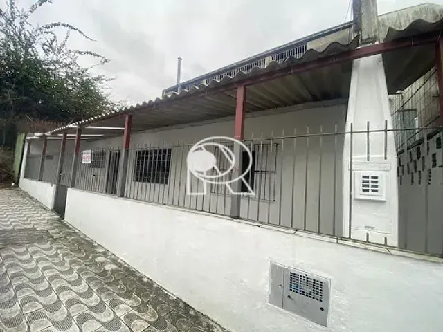 Casa 1 quarto e 2 banheiros, à venda ou para alugar, no bairro Centro em Registro