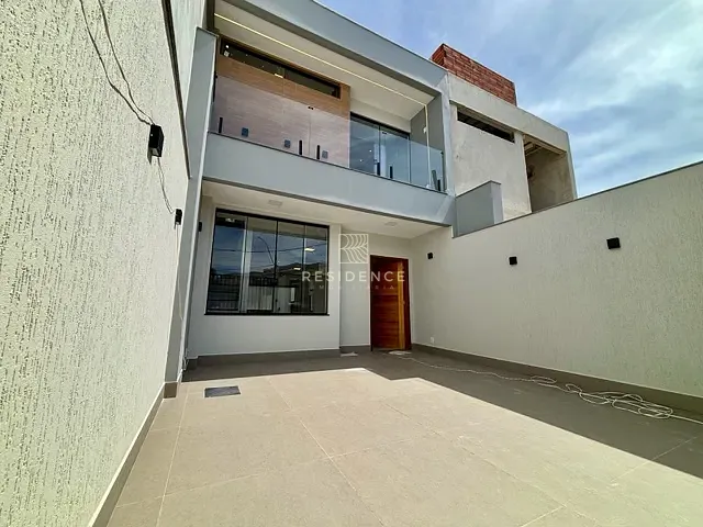 Casa 2 quartos e 3 banheiros, à venda, no bairro Vale do Sol em Pinheiral