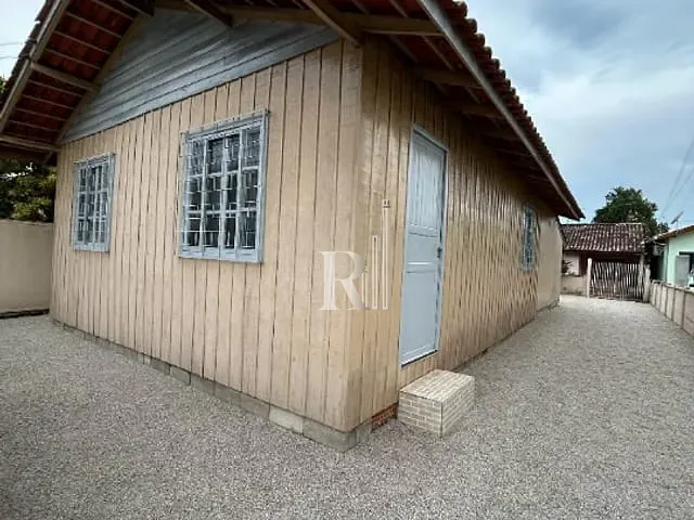 Casa com 352m² 2 quartos e 1 banheiro, à venda, no bairro Praça em Tijucas