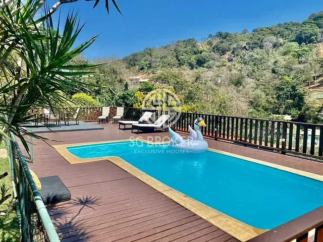 Casa com 1200m² 4 quartos e 5 banheiros, à venda, no bairro Itaipava em Petrópolis