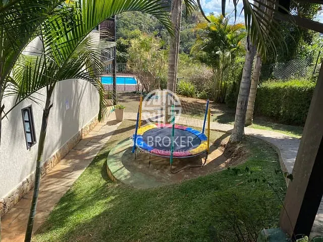 Casa com 1200m² 4 quartos e 5 banheiros, à venda, no bairro Itaipava em Petrópolis