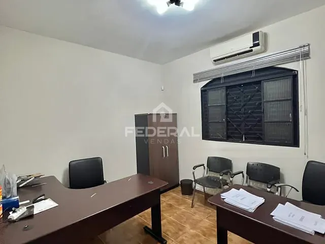 Casa com 431m² 4 quartos e 2 banheiros, à venda, no bairro Jardim América em Goiânia